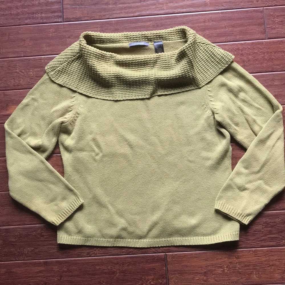 Cute Sweater! 🌀